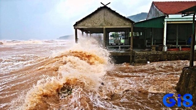 Giấc mơ về nước dâng cao vào nhà biểu thị sự xâm nhập và mất an toàn trong không gian cá nhân